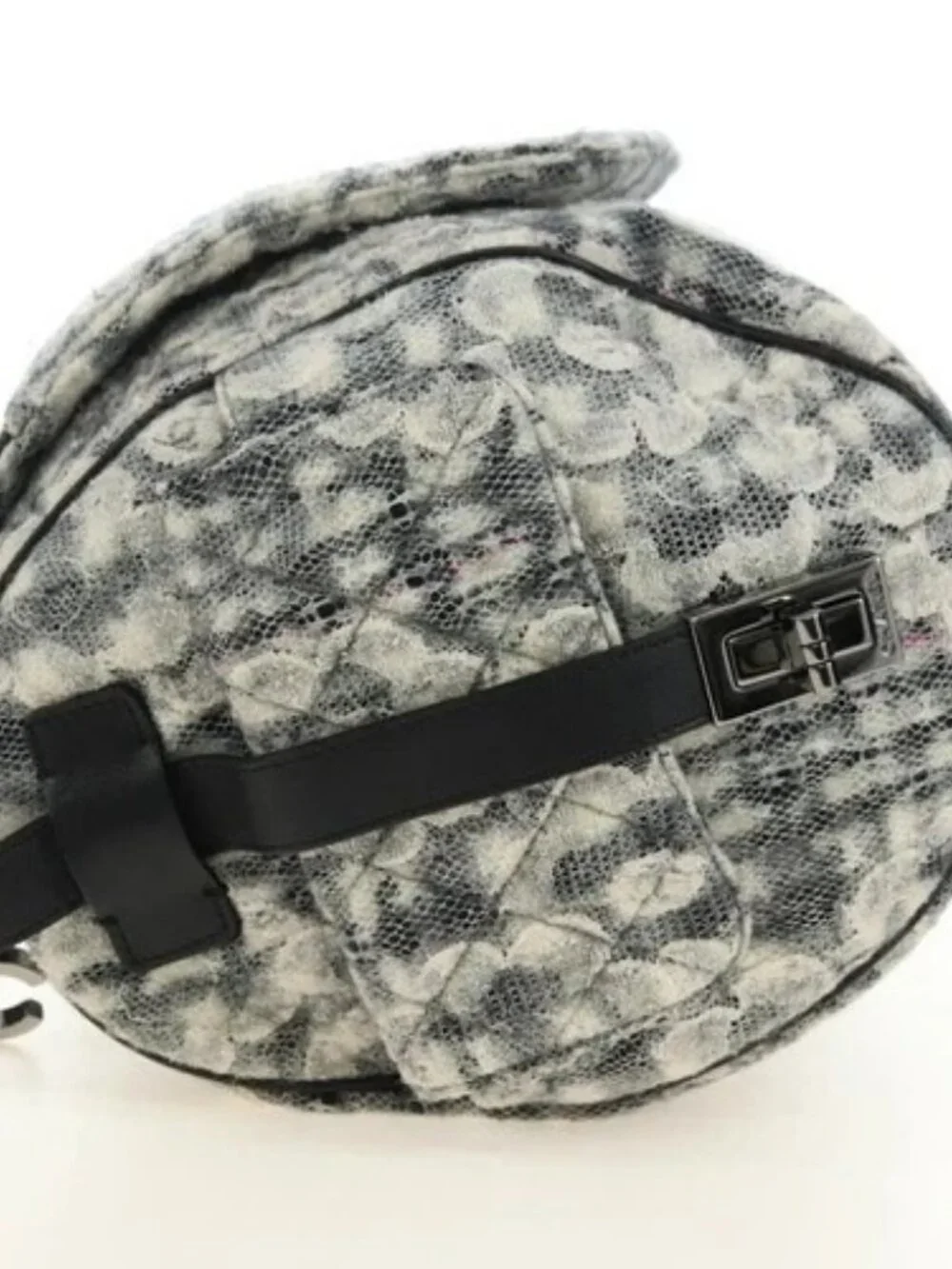 CHANEL brand	chanel color	white